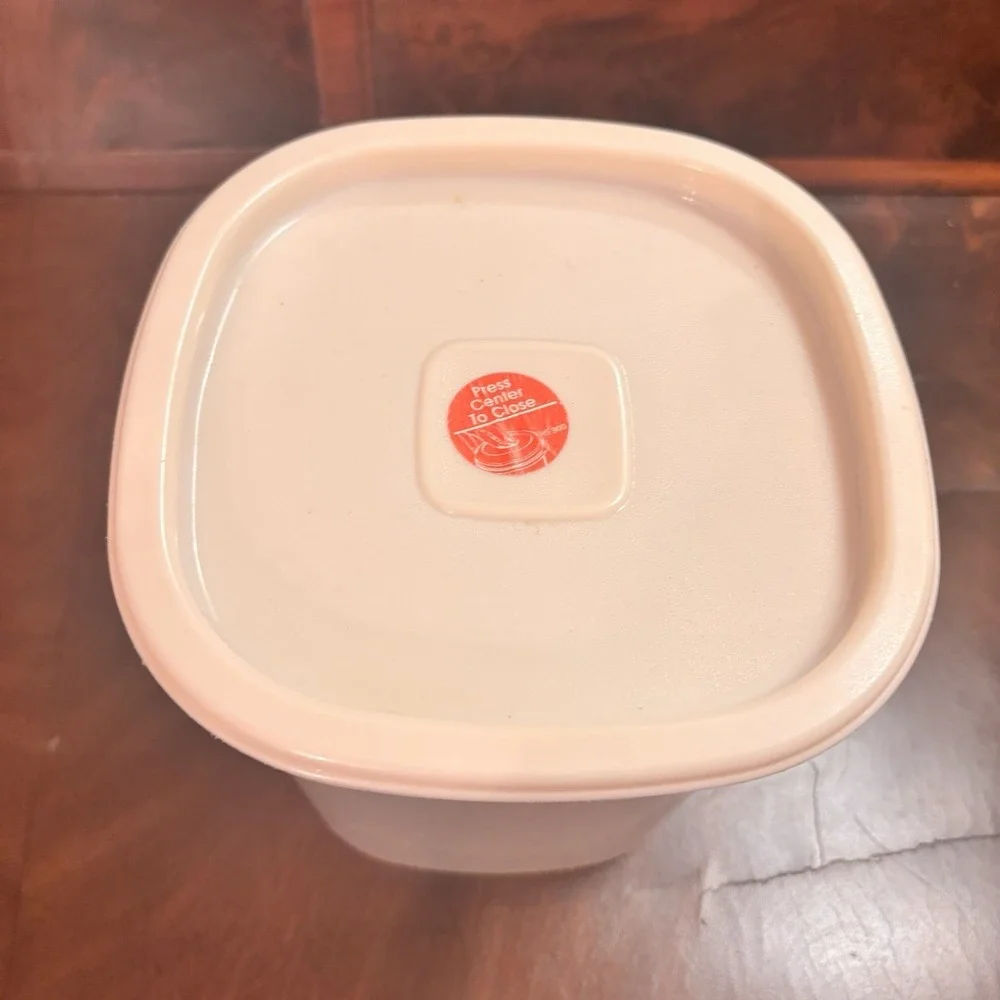 Vintage Rubbermaid Servin Saver #6 12 Cup 3 Qt Container Almond Lid Food